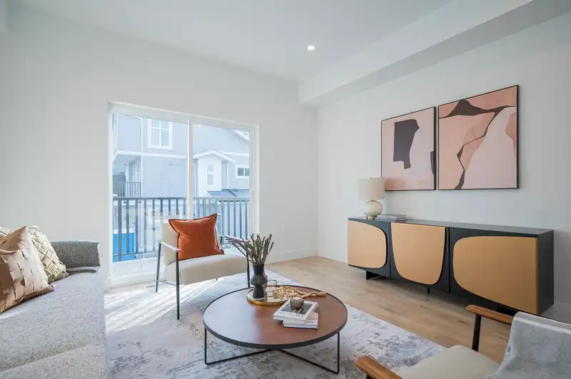 6 12770 105 AVENUE - photo 2 of 39