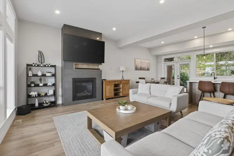 5 6262 REXFORD DRIVE - photo 3 of 31