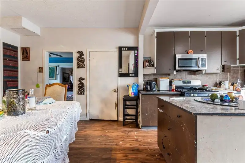 9665 WILLIAMS STREET - photo 4 of 40