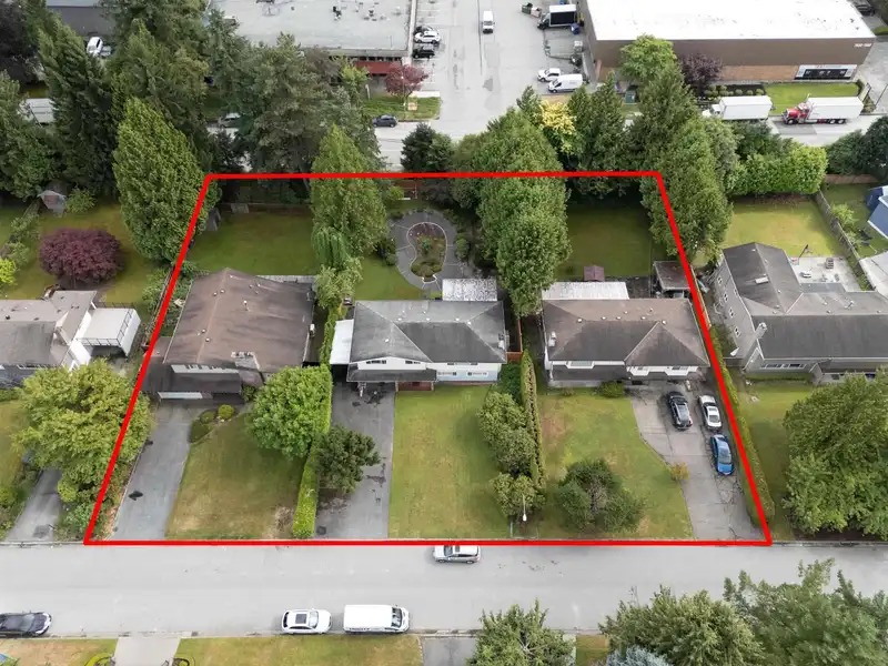 3863 WINLAKE CRESCENT - photo 1 of 6