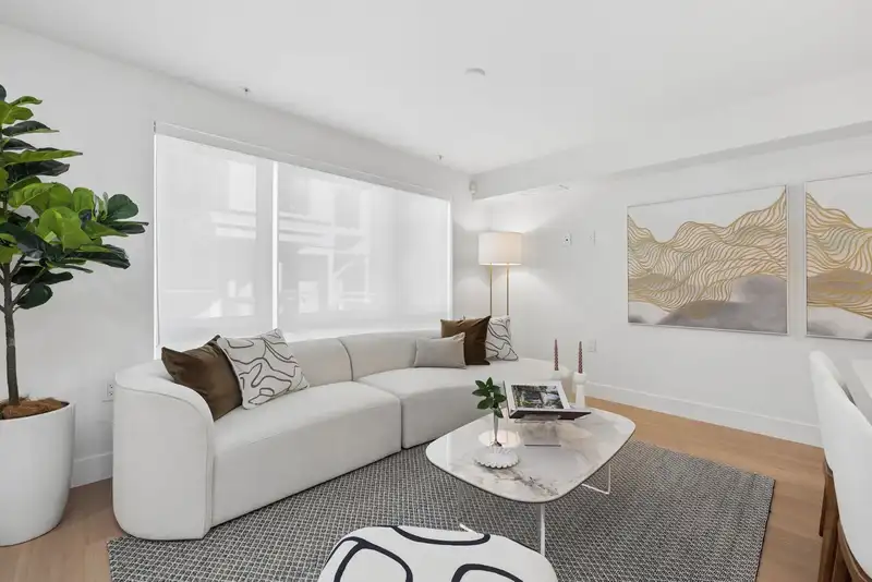222 578 W 24 AVENUE - photo 1 of 28