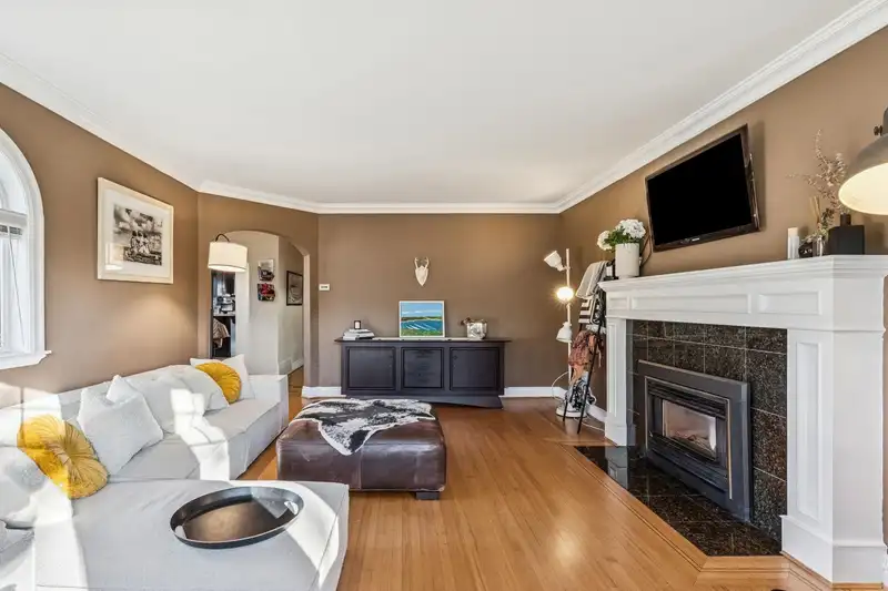 2819 W 13TH AVENUE - photo 3 of 29