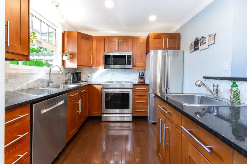 20290 GRADE CRESCENT - photo 1 of 40