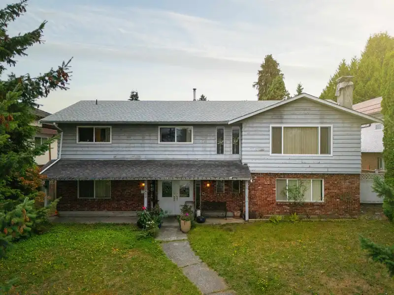 3850 MOSCROP STREET - photo 1 of 21