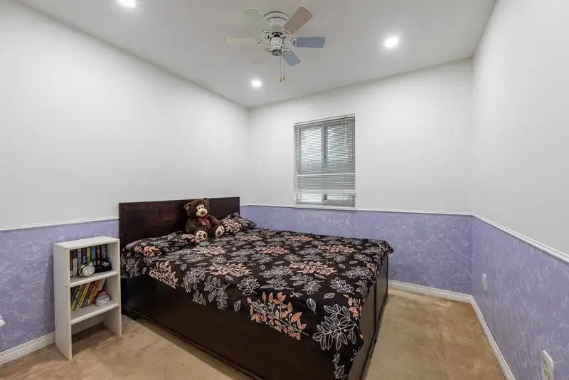 7366 128A STREET - photo 2 of 12