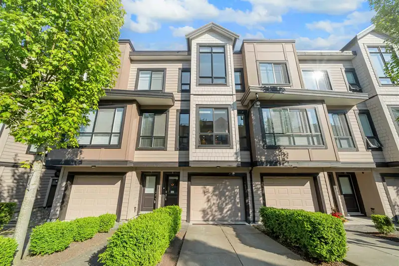 8 100 WOOD STREET - photo 1 of 35