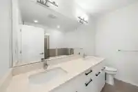 8 100 WOOD STREET - thumbnail 23