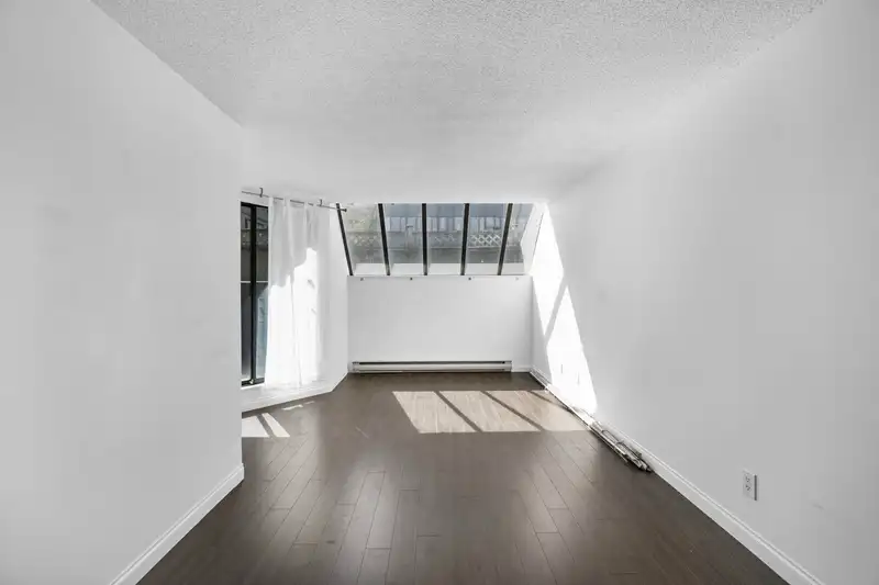 207 1270 ROBSON STREET - photo 4 of 37