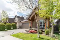 8267 211 STREET - thumbnail 3
