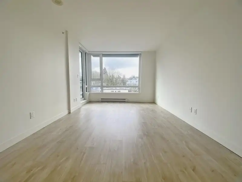 802 238 W BROADWAY - photo 3 of 13