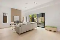 5 371 E 33RD AVENUE - thumbnail 3