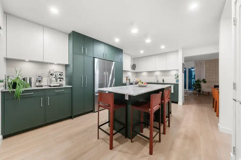 34 1910 CEDAR VILLAGE CRESCENT - photo 2 of 12