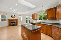 21061 44A AVENUE - thumbnail 13