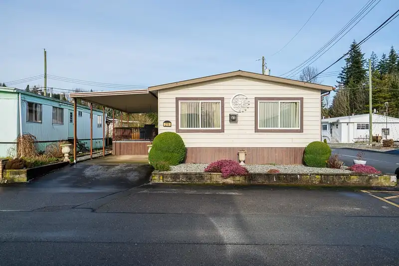 218 27111 0 AVENUE - photo 3 of 35