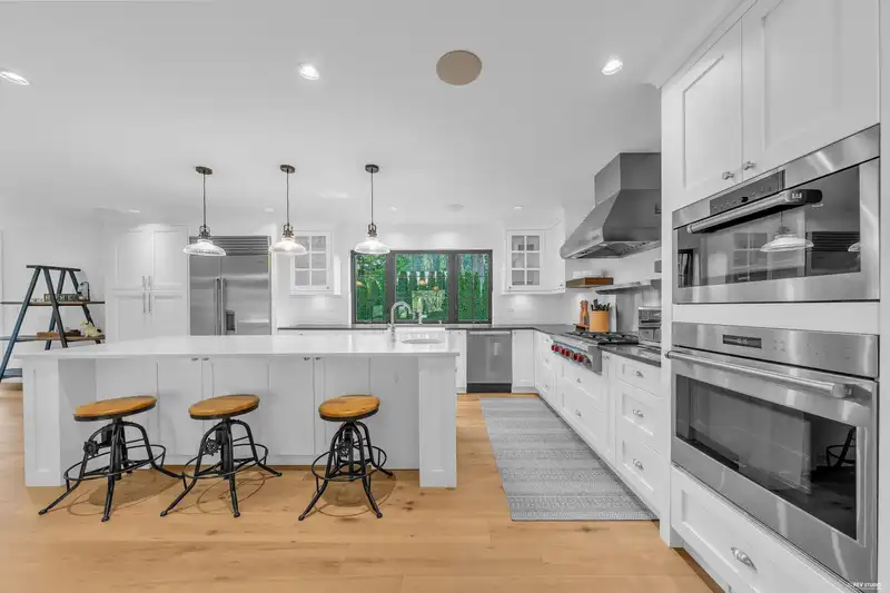 2270 ENNERDALE ROAD - photo 4 of 40