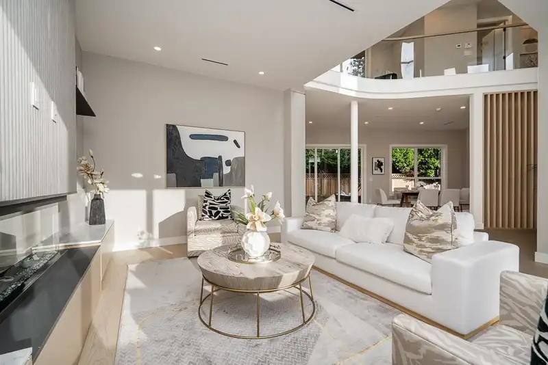 15043 19A AVENUE - photo 3 of 27