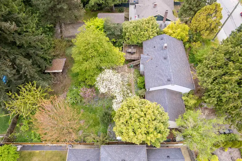 6138 PORTLAND STREET - photo 4 of 38