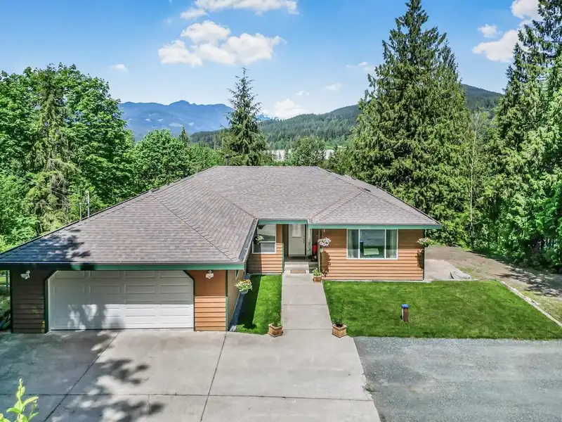 31161 SILVERHILL AVENUE - photo 1 of 33