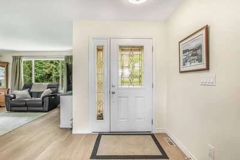 31161 SILVERHILL AVENUE - photo 4 of 33