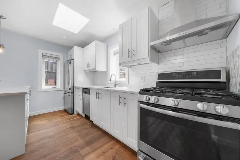 339 E 41ST AVENUE - photo 4 of 40