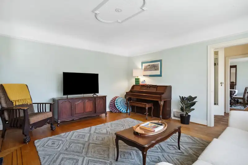 5962 DUNBAR STREET - photo 4 of 29