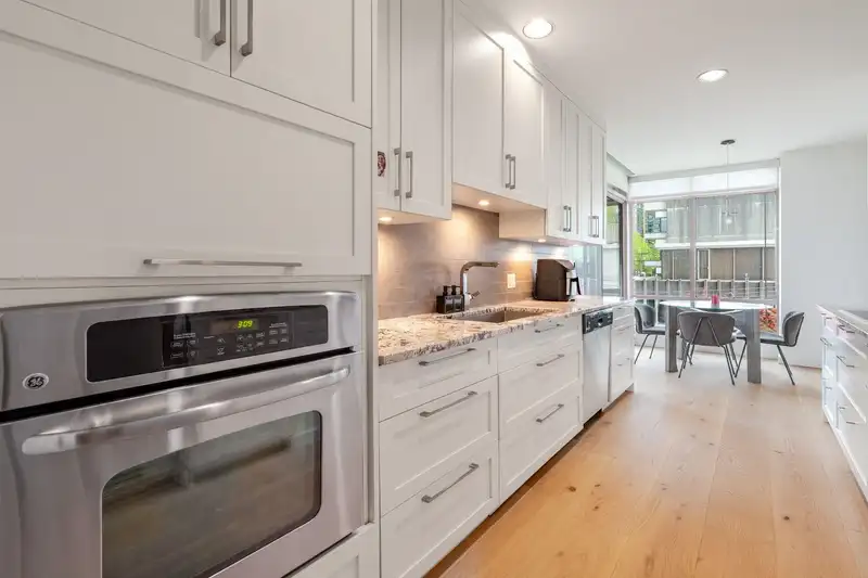 1B 1500 ALBERNI STREET - photo 4 of 37