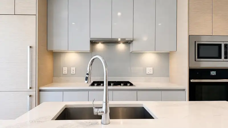 405 3538 SAWMILL CRESCENT - photo 1 of 18