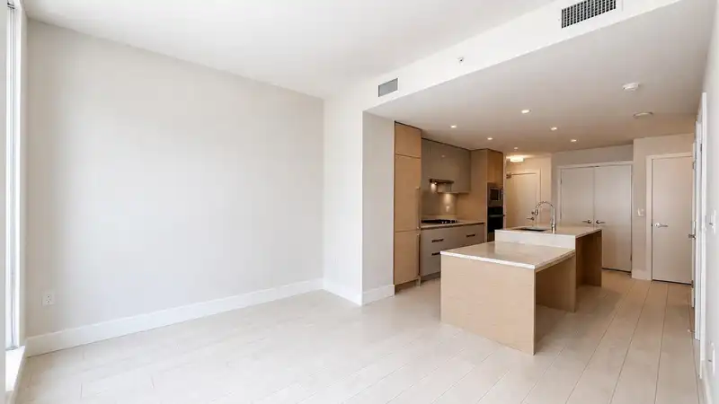405 3538 SAWMILL CRESCENT - photo 3 of 18