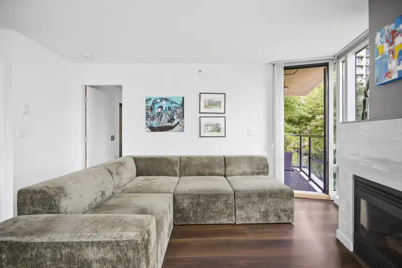 208 1003 BURNABY STREET - photo 3 of 26