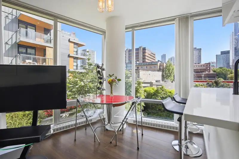 208 1003 BURNABY STREET - photo 4 of 26
