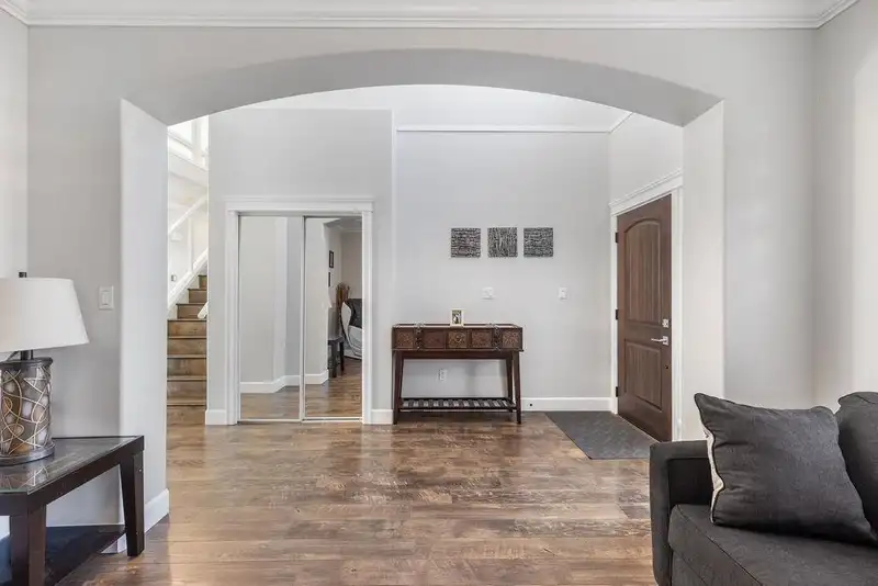 14680 72A AVENUE - photo 4 of 37