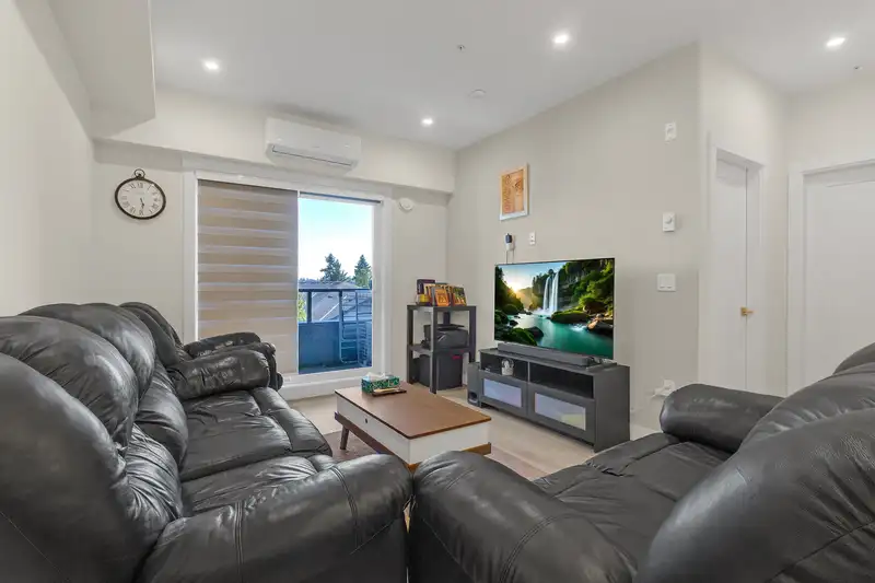 405 14438 72 AVENUE - photo 4 of 5