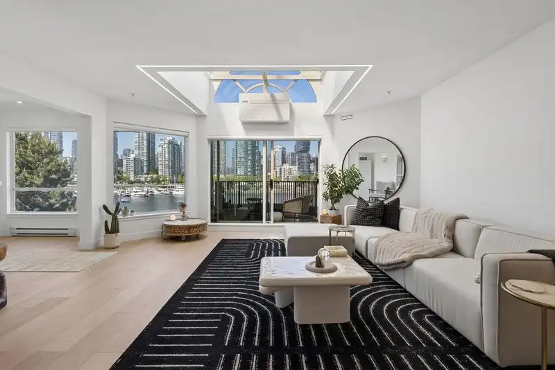 PH 409 1859 SPYGLASS PLACE - photo 2 of 39