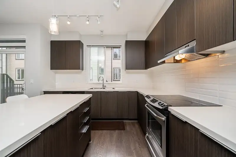 124 8138 204 STREET - photo 3 of 39