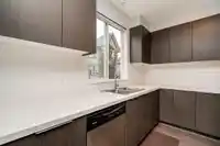 124 8138 204 STREET - thumbnail 4