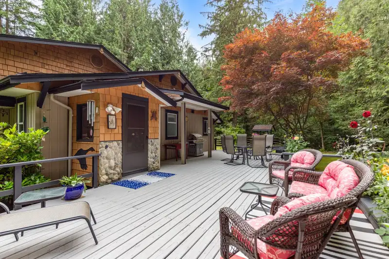11193 284 STREET - photo 1 of 35
