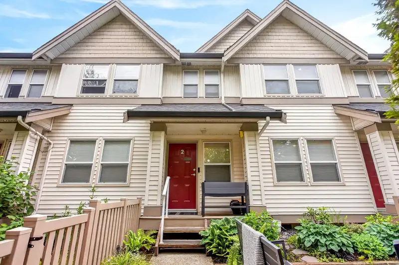 2 1260 RIVERSIDE DRIVE - photo 1 of 38