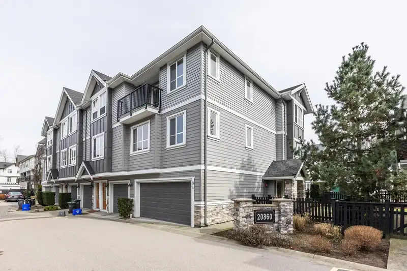 94 20860 76 AVENUE - photo 2 of 40