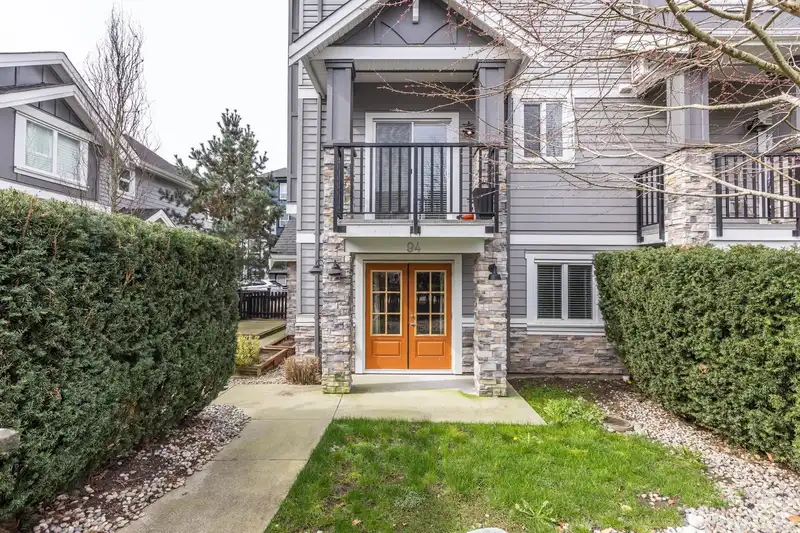 94 20860 76 AVENUE - photo 3 of 40