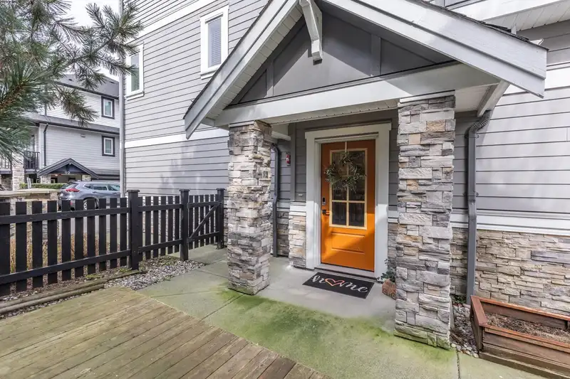 94 20860 76 AVENUE - photo 4 of 40