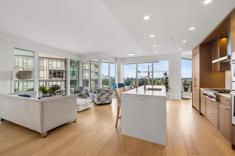 902 1439 GEORGE STREET - photo 2 of 40