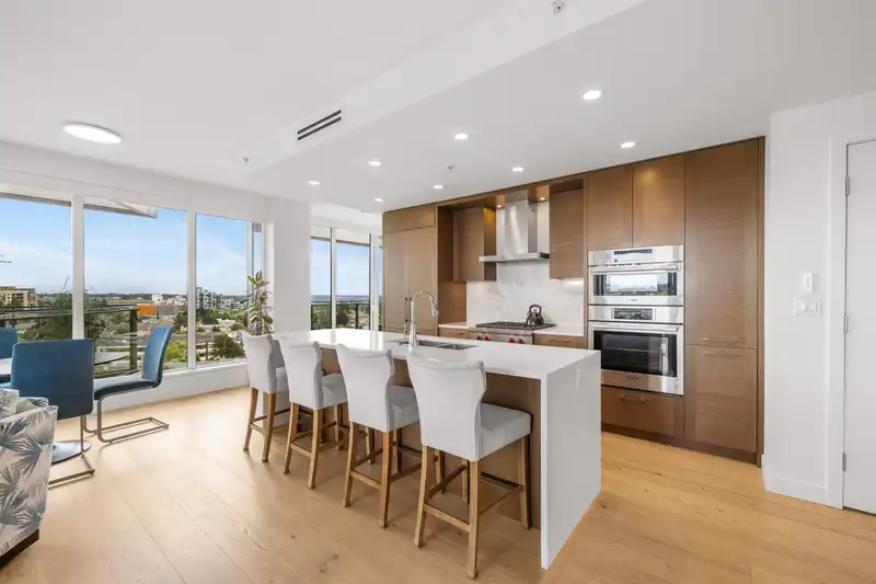 902 1439 GEORGE STREET - photo 3 of 40