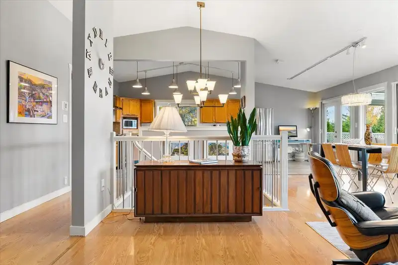 46455 UPLANDS ROAD - photo 4 of 40