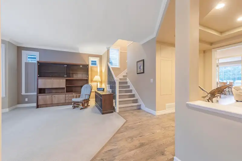 14731 59A AVENUE - photo 3 of 31