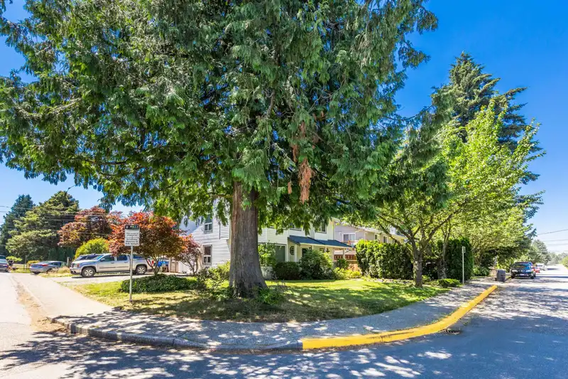 26656 29 AVENUE - photo 4 of 40
