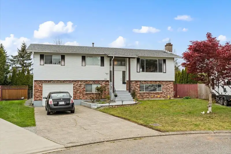 3180 CORONATION COURT - photo 2 of 40