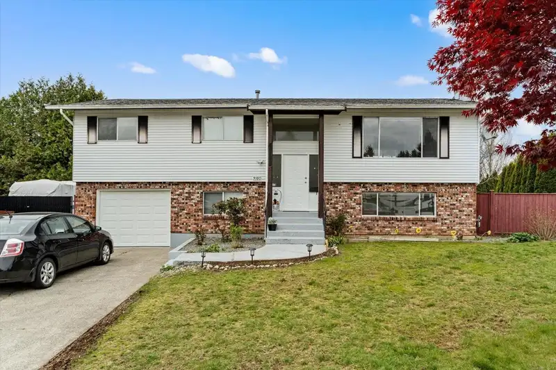 3180 CORONATION COURT - photo 3 of 40
