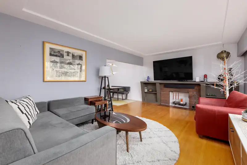 5935 PRINCE ALBERT STREET - photo 3 of 29