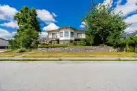 5089 INMAN AVENUE - thumbnail 1