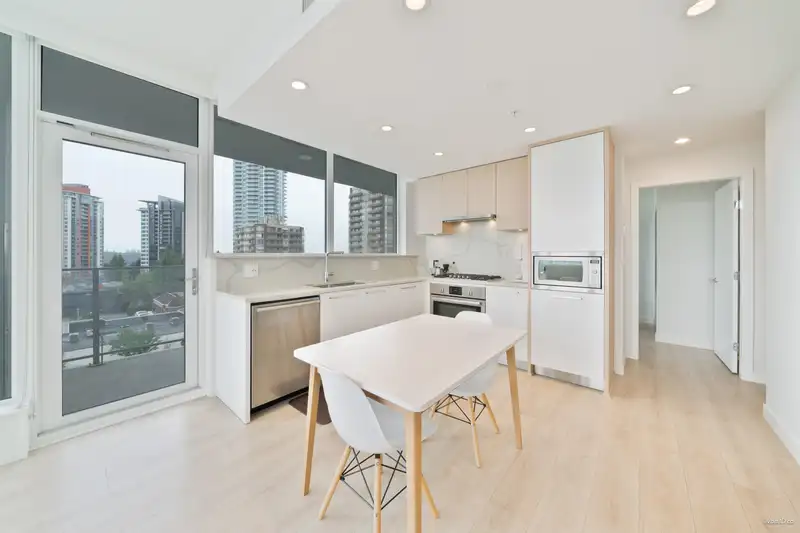 510 567 CLARKE ROAD - photo 1 of 31